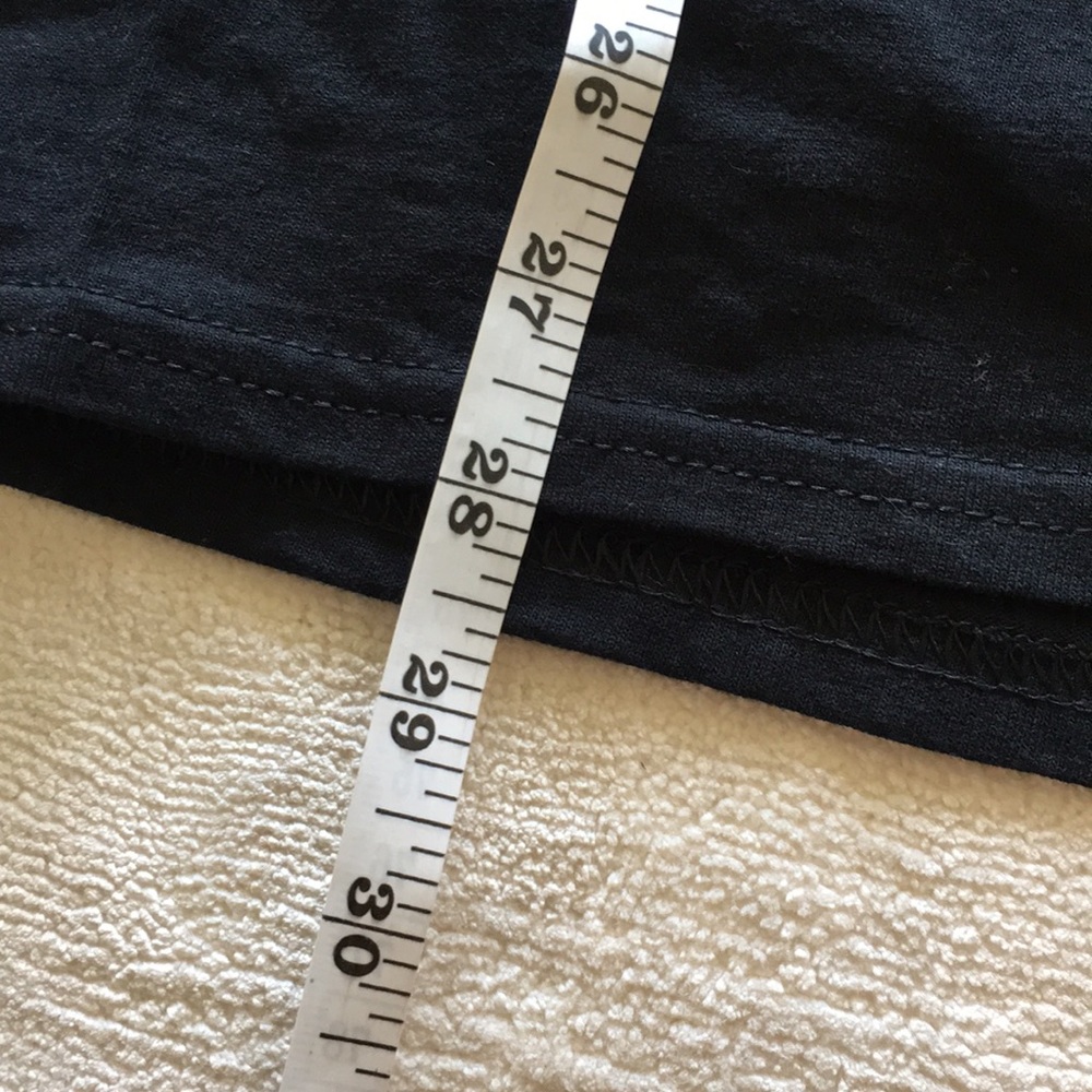 Howie’s Tiki T-Shirt Worn Once - Picture 6 of 6